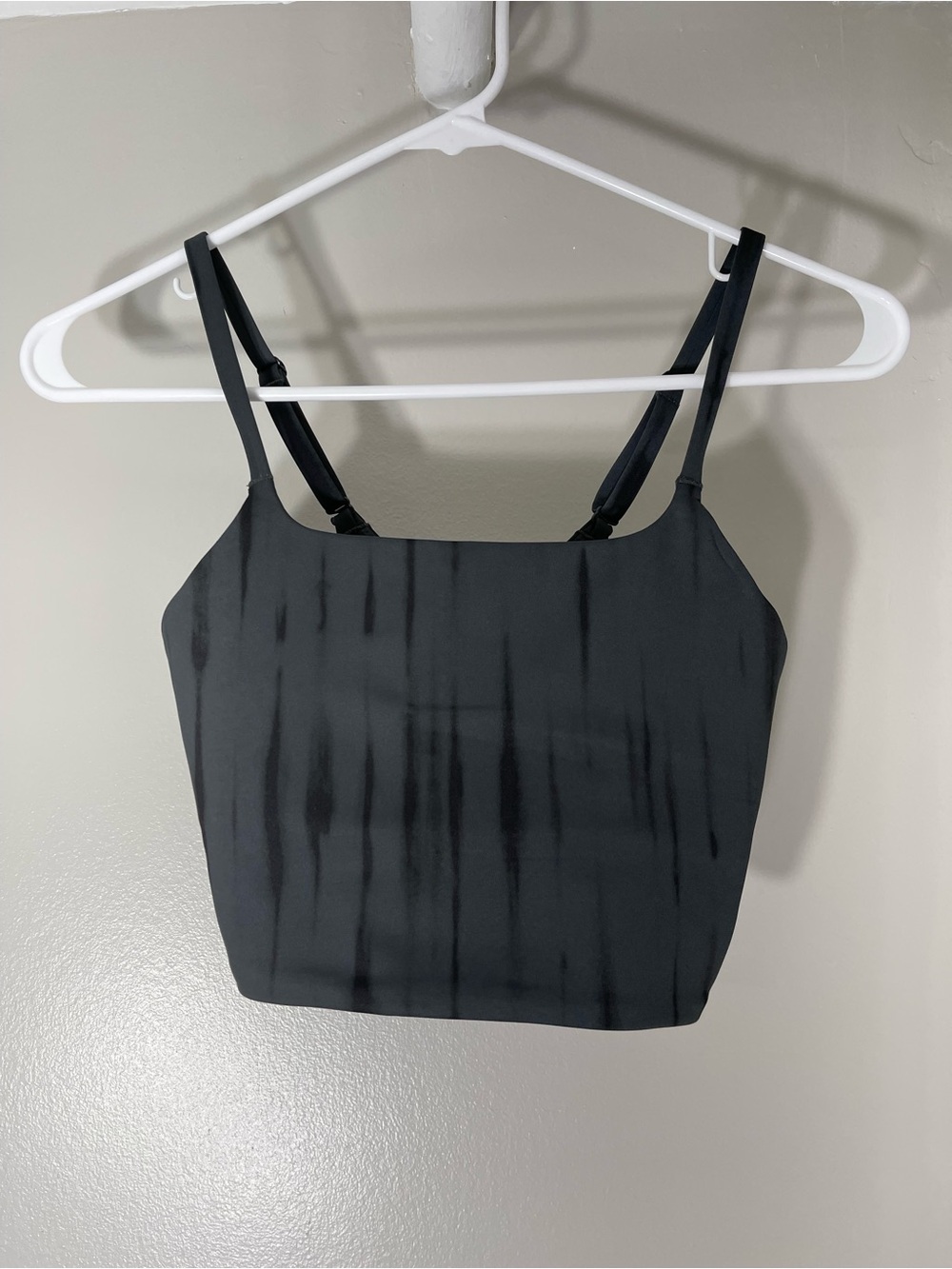Nike Black Cropped sports bra lightly lined